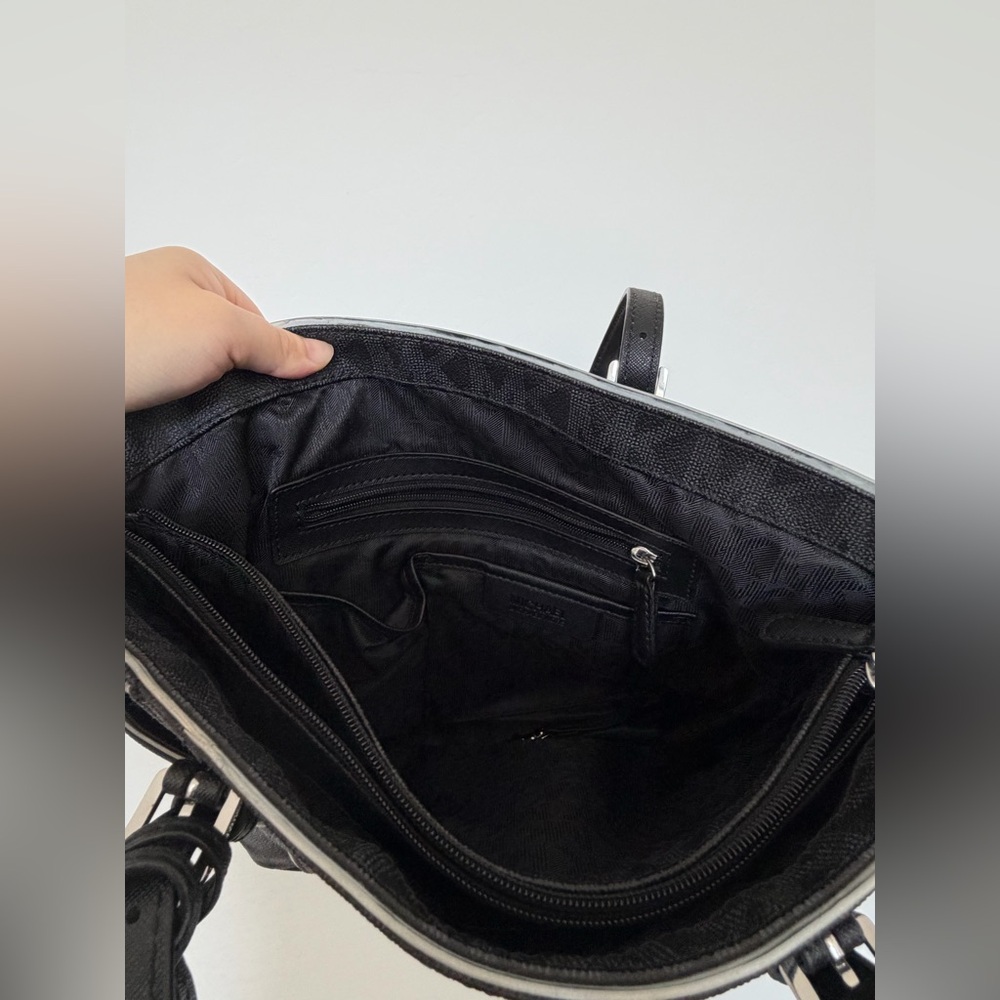 Michael Kors Black tote - Picture 7 of 7